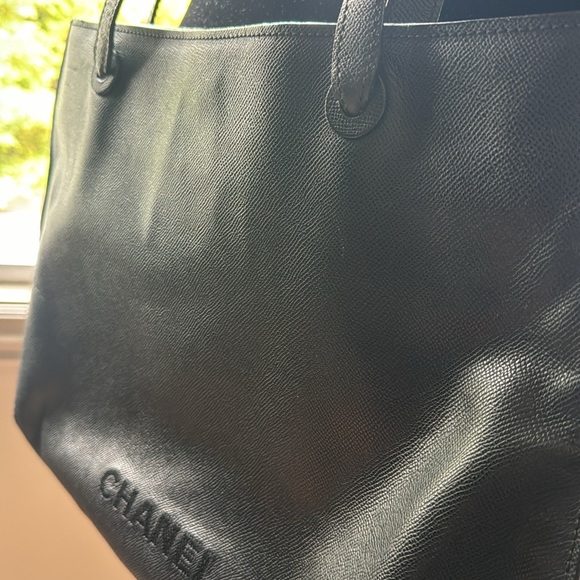 Luxury: Vintage Chanel Purse - Picture 6 of 16